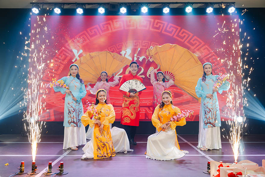 tat-nien-2025-cong-ty-sai-gon-ngoi-sao-khai-xuan-binh-ngo-13