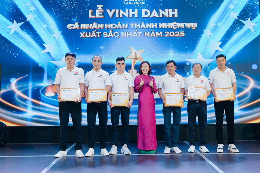 tat-nien-2025-cong-ty-sai-gon-ngoi-sao-khai-xuan-binh-ngo-17