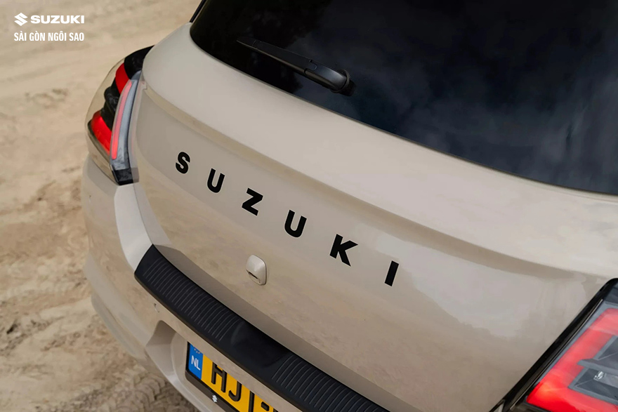 chi-tiet-suzuki-swift-do-phong-cach-dia-hinh-cuc-chat-tai-ha-lan-6