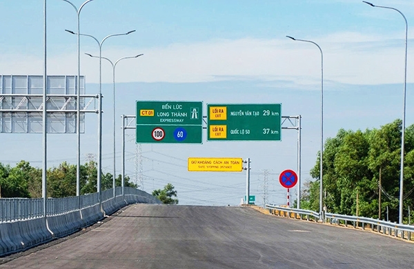 NHỮNG BIỂN BÁO XUẤT HIỆN TRÊN CAO TỐC MÀ TÀI MỚI THƯỜNG CHỦ QUAN