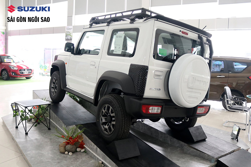 suzuki-jimny-trang-ngoc-trai-but-pha-moi-gioi-han-5