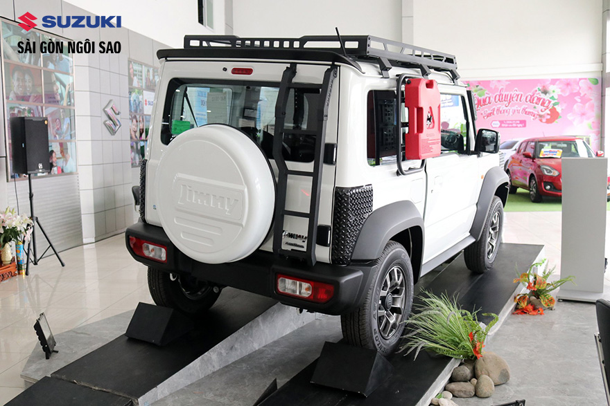 suzuki-jimny-trang-ngoc-trai-but-pha-moi-gioi-han-6