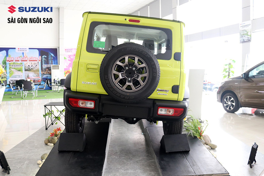 suzuki-jimny-vang-den-dam-ca-tinh-khang-dinh-chat-rieng-7