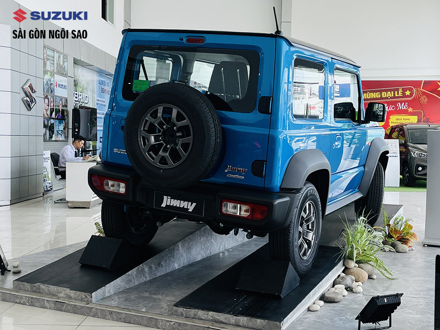 suzuki-jimny-xanh-den-thiet-ke-danh-cho-cac-nha-tham-hiem-3