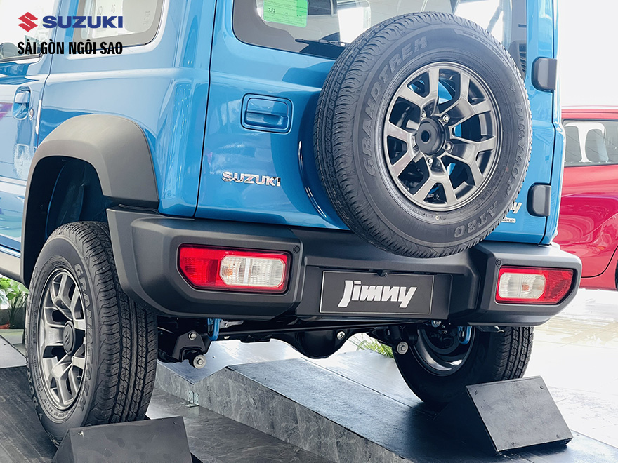 suzuki-jimny-xanh-den-thiet-ke-danh-cho-cac-nha-tham-hiem-4