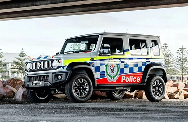 MẪU SUV ĐỊA HÌNH CỠ NHỎ JIMNY ĐƯỢC BỔ SUNG VÀO ĐỘI XE CẢNH SÁT TẠI AUSTRALIA