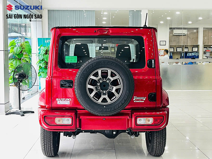 suzuki-jimny-do-chat-choi-van-hanh-uy-manh-vuot-moi-neo-duong-2