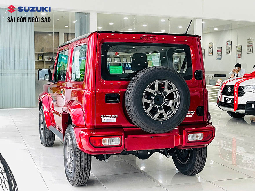 suzuki-jimny-do-chat-choi-van-hanh-uy-manh-vuot-moi-neo-duong-4