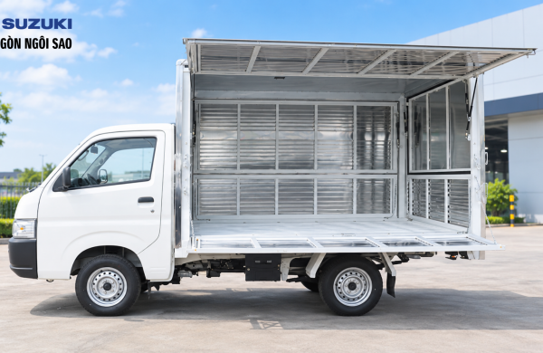 Lái Suzuki Carry Pro Thùng Kín Cánh Dơi Trong Phố: Những Điều Tài Xế Cần Biết