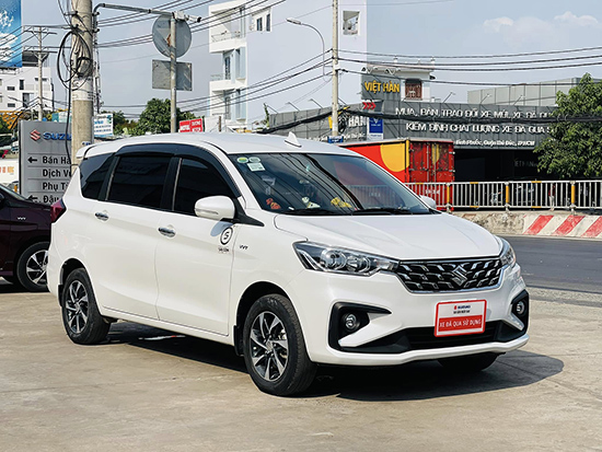 suzuki-ertiga-hybrid-at-mau-tran-model-2022-xe-moi-dang-ky-2024-1