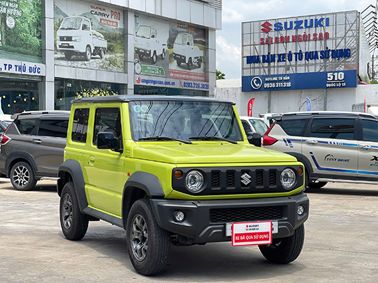 suzuki-jimny-vang-noc-den-model-2024-xe-moi-dang-ky-2025-3
